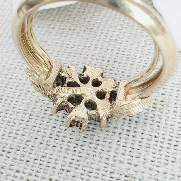 VINTAGE Avon Faux Pearl Turquoise Gold Tone Ring - Picture 4 of 5